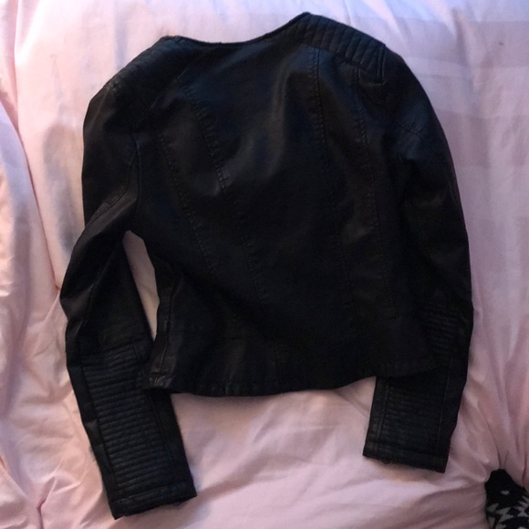 Leather jacket - Picture 2 of 2